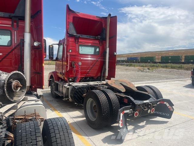 Volvo VNM Седельные тягачи