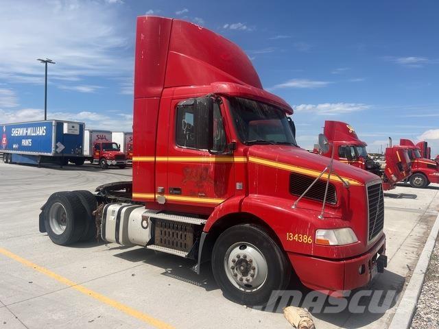 Volvo VNM Седельные тягачи