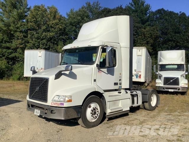 Volvo VNM Седельные тягачи