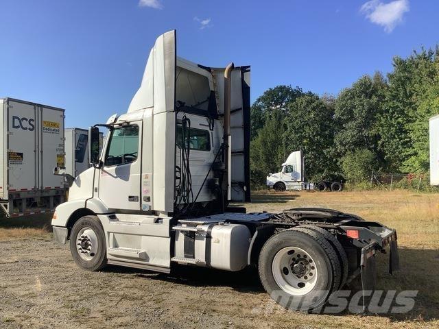 Volvo VNM Седельные тягачи
