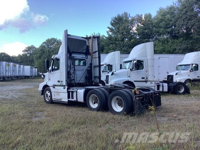 Volvo VNM Седельные тягачи