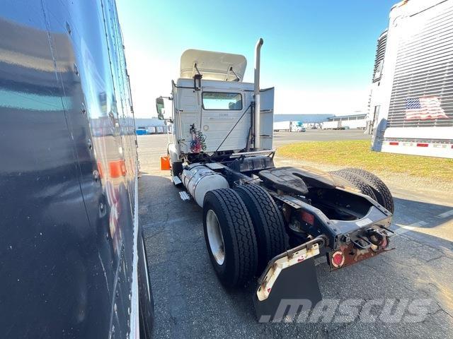 Volvo VNM Седельные тягачи