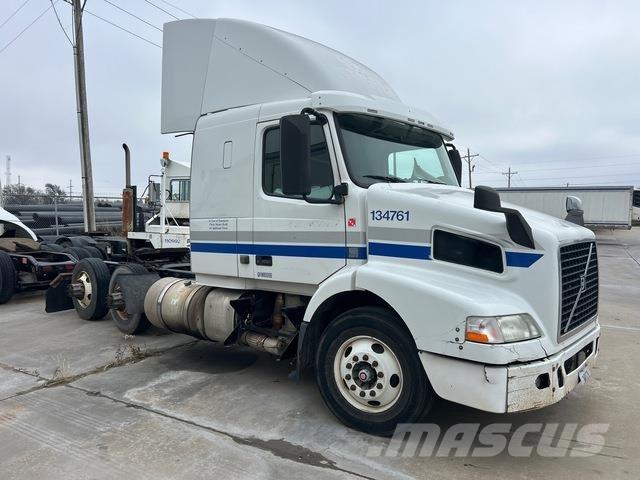 Volvo VNM Седельные тягачи