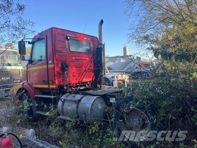 Volvo VNM200 Седельные тягачи