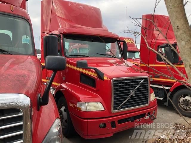 Volvo VNM42T Седельные тягачи