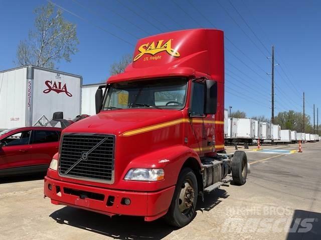 Volvo VNM42T Седельные тягачи