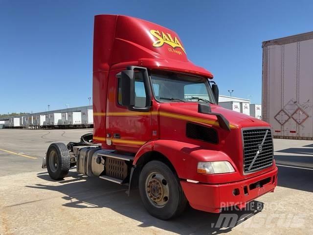 Volvo VNM42T Седельные тягачи