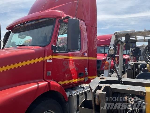 Volvo VNM42T Седельные тягачи