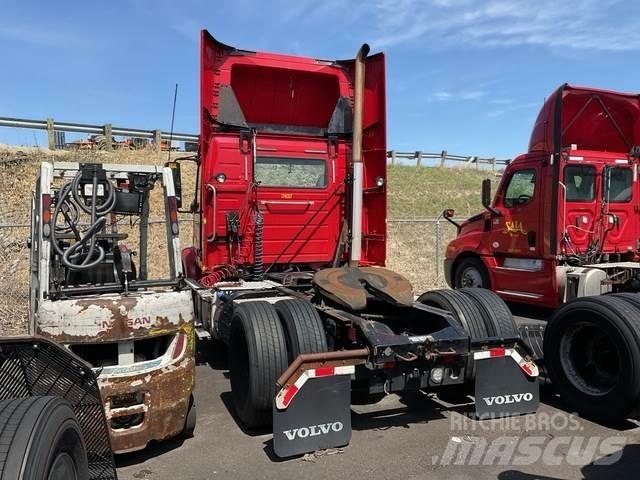 Volvo VNM42T Седельные тягачи