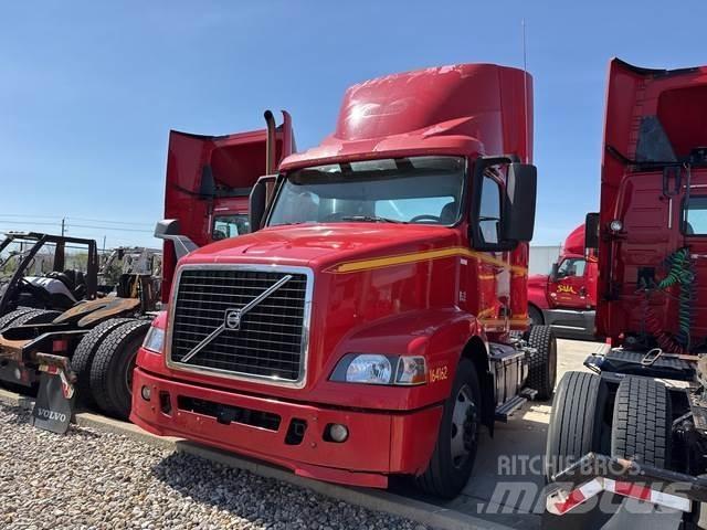 Volvo VNM42T Седельные тягачи
