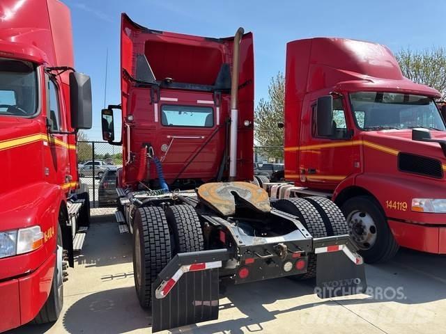 Volvo VNM42T Седельные тягачи