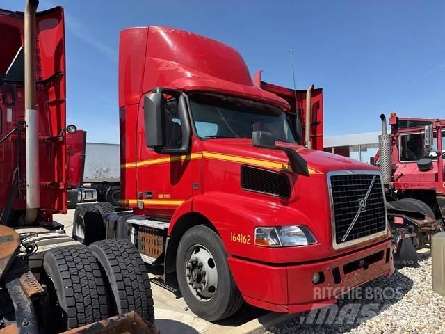 Volvo VNM42T Седельные тягачи