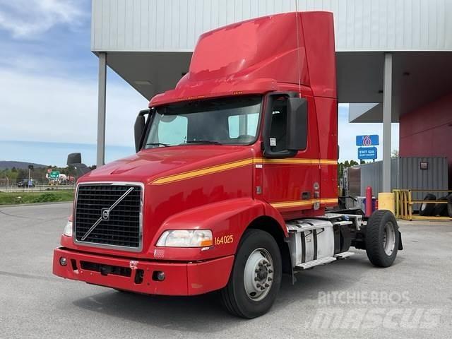 Volvo VNM42T Седельные тягачи