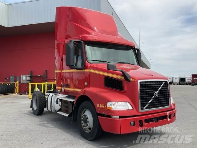 Volvo VNM42T Седельные тягачи