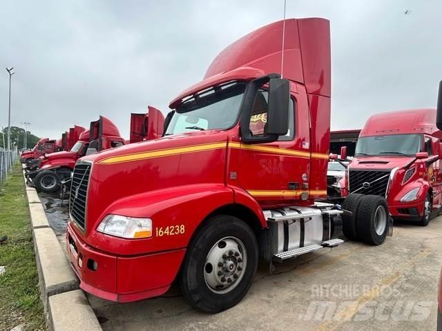 Volvo VNM42T Седельные тягачи