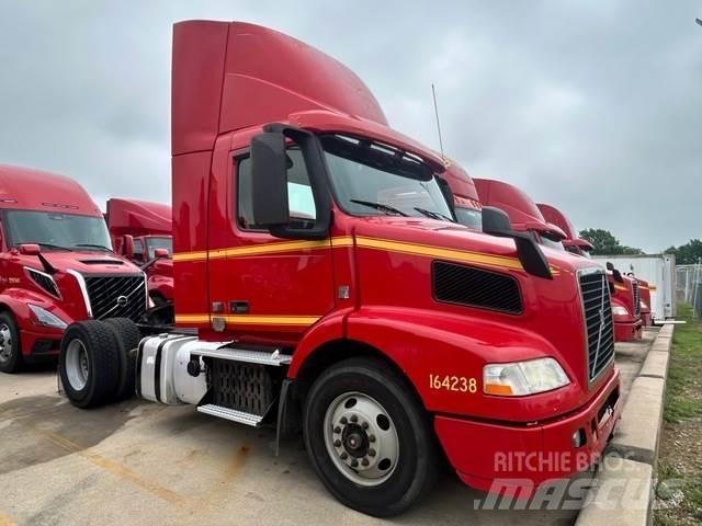Volvo VNM42T Седельные тягачи
