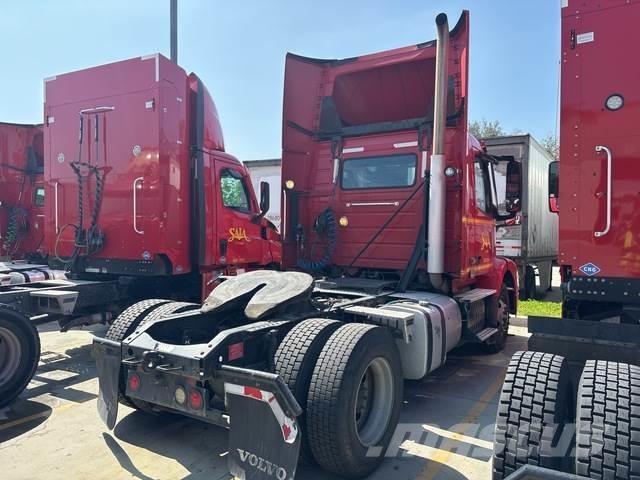 Volvo VNM42T Седельные тягачи