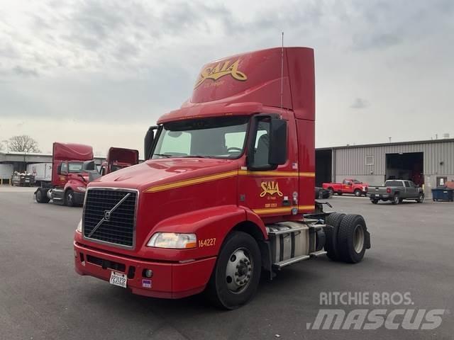Volvo VNM42T Седельные тягачи