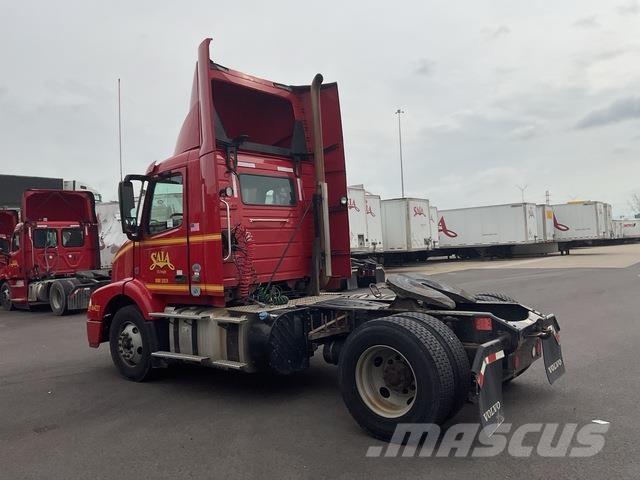 Volvo VNM42T Седельные тягачи
