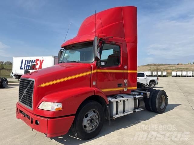 Volvo VNM42T Седельные тягачи