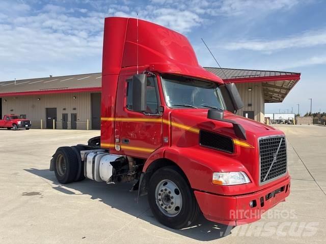 Volvo VNM42T Седельные тягачи