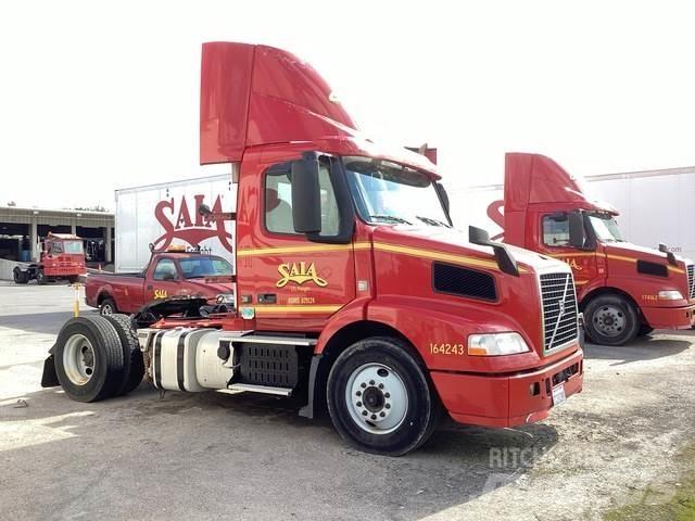 Volvo VNM42T Седельные тягачи