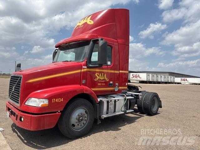 Volvo VNM42T Седельные тягачи
