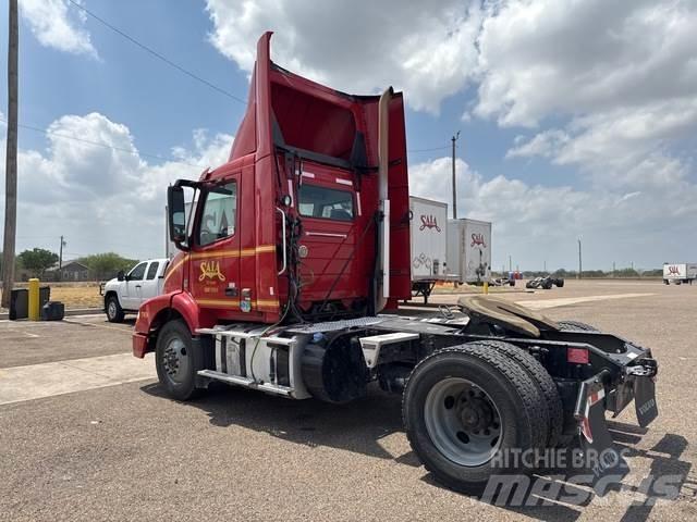 Volvo VNM42T Седельные тягачи