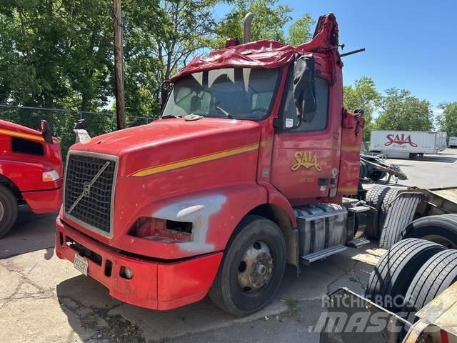 Volvo VNM42T Седельные тягачи