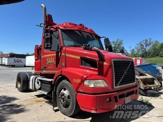 Volvo VNM42T Седельные тягачи