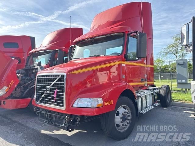 Volvo VNM42T Седельные тягачи