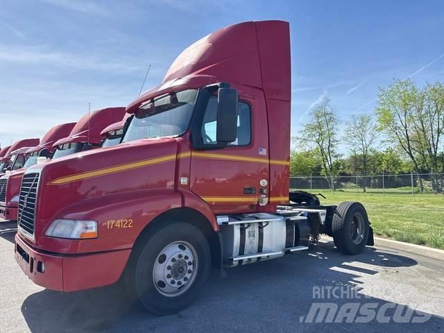 Volvo VNM42T Седельные тягачи