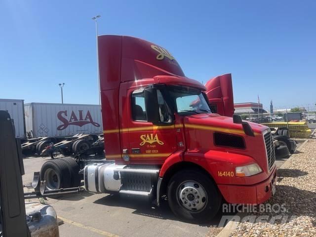 Volvo VNM42T Седельные тягачи
