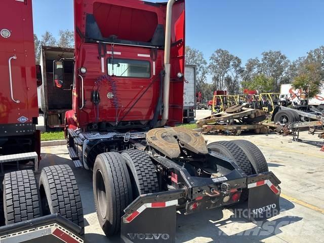 Volvo VNM42T Седельные тягачи