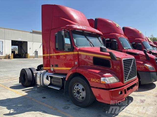 Volvo VNM42T Седельные тягачи