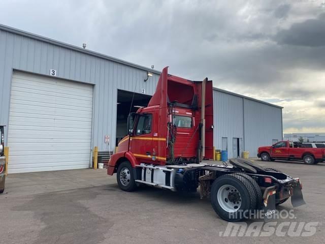 Volvo VNM42T Седельные тягачи