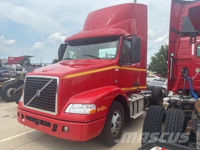 Volvo VNM42T Седельные тягачи