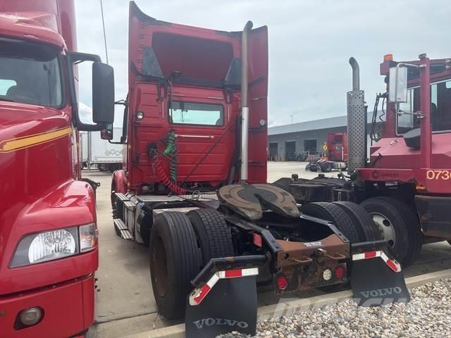 Volvo VNM42T Седельные тягачи