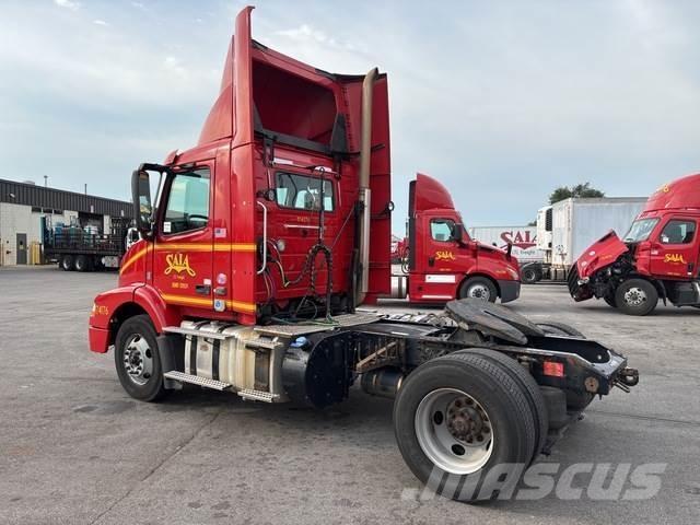 Volvo VNM42T Седельные тягачи