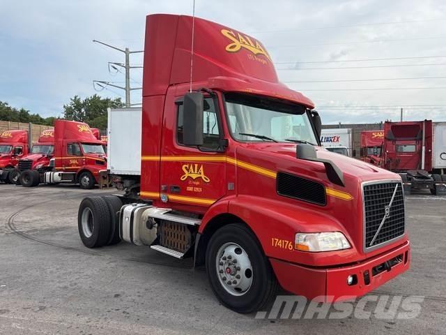 Volvo VNM42T Седельные тягачи