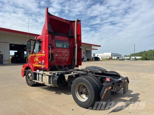 Volvo VNM42T Седельные тягачи