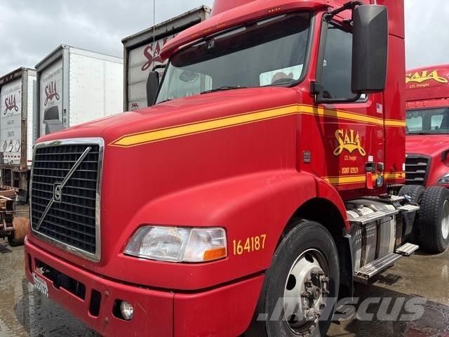 Volvo VNM42T Седельные тягачи