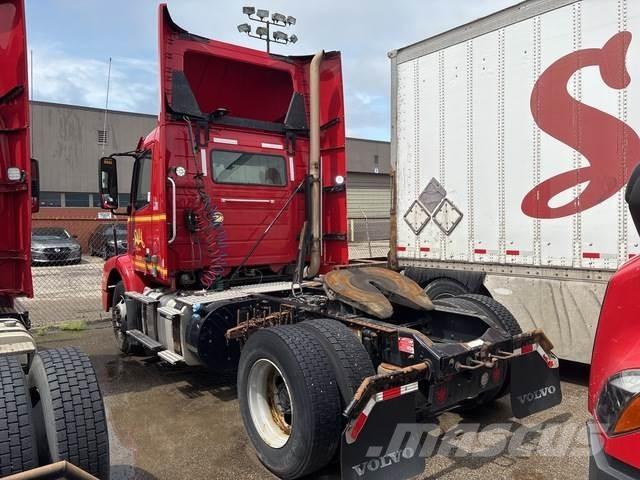 Volvo VNM42T Седельные тягачи