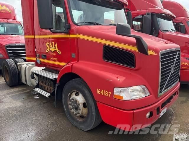 Volvo VNM42T Седельные тягачи