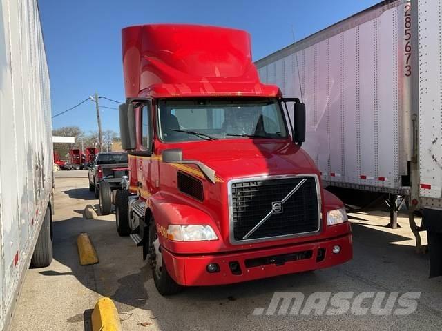 Volvo VNM42T Седельные тягачи