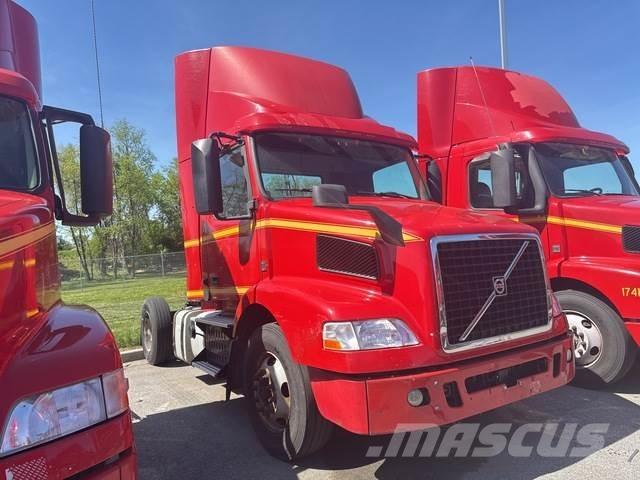 Volvo VNM42T Седельные тягачи