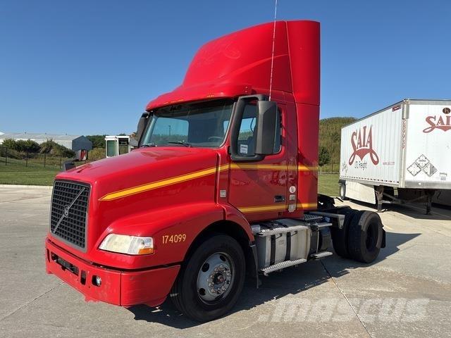 Volvo VNM42T Седельные тягачи