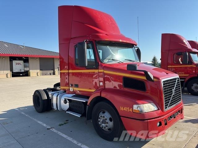 Volvo VNM42T Седельные тягачи