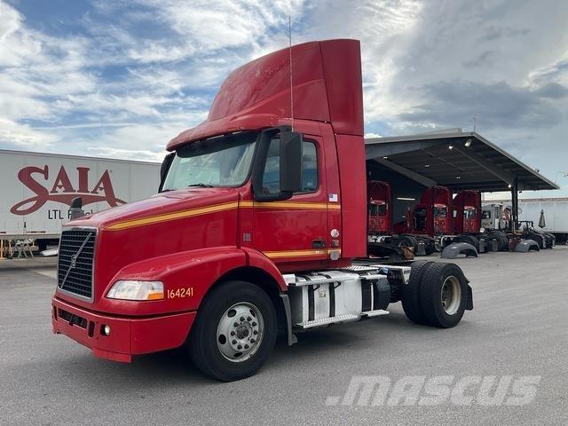 Volvo VNM42T Седельные тягачи