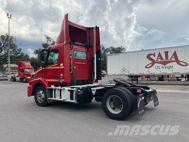 Volvo VNM42T Седельные тягачи